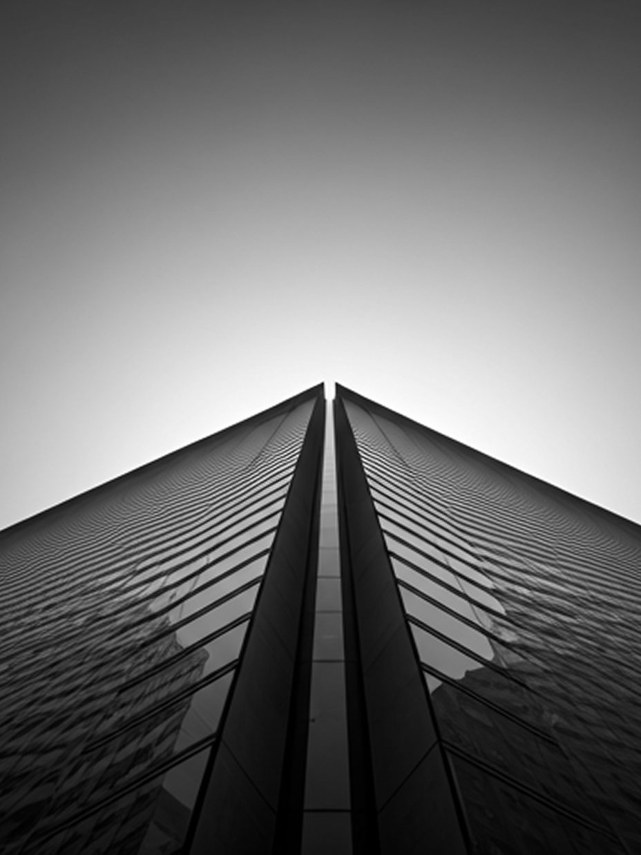 Tour de verre vue en contre-plongée